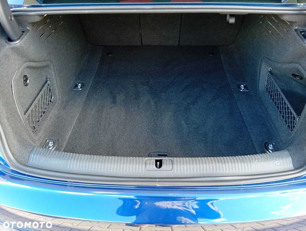 Audi A4 Limousine - 27