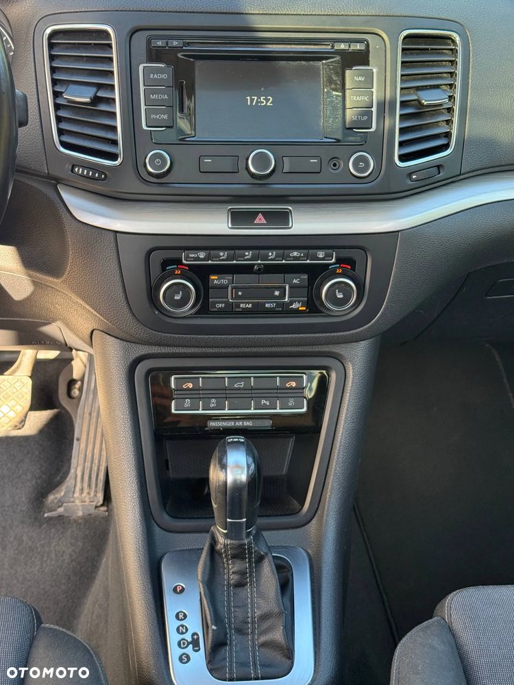 Volkswagen Sharan 2.0 TDI DSG BlueMotion Technology Comfortline - 31