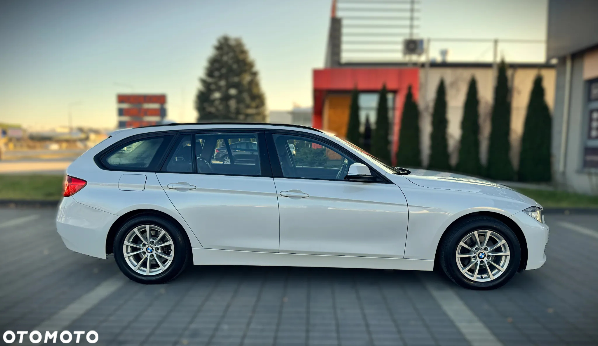 BMW Seria 3 320i Touring xDrive - 7