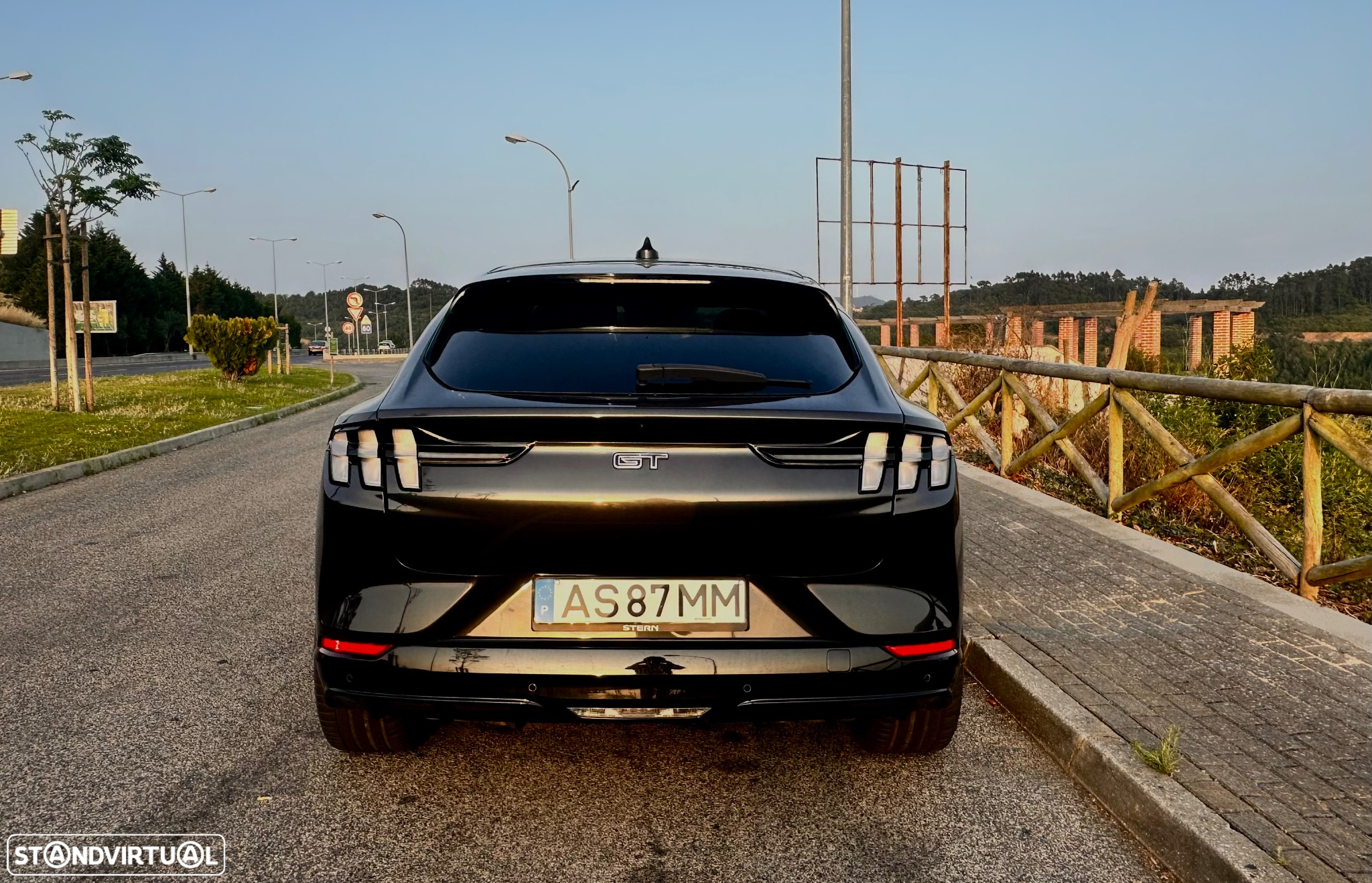 Ford Mustang Mach-E GT AWD - 12