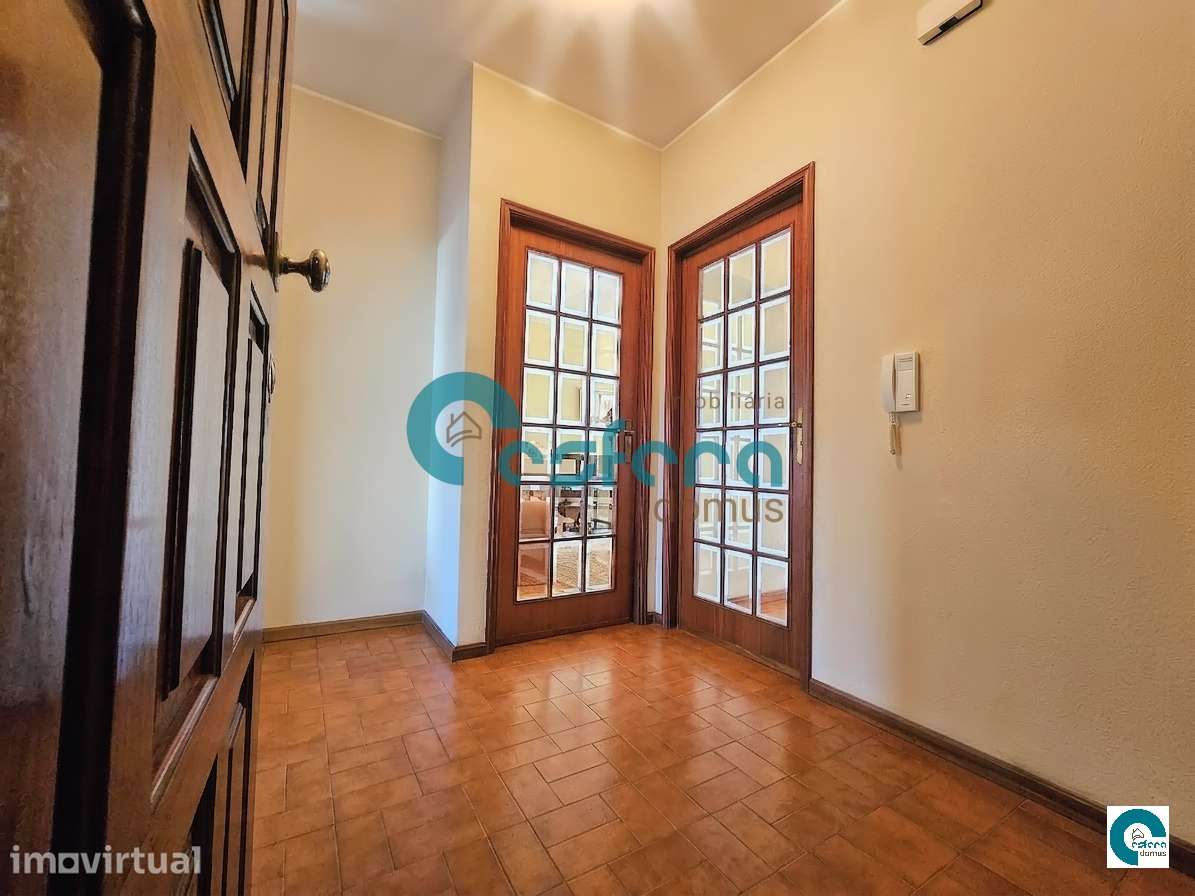 Apartamento T3 com Varandas e Garagem em Santa Marinha, Gaia, Porto - Grande imagem: 5/33