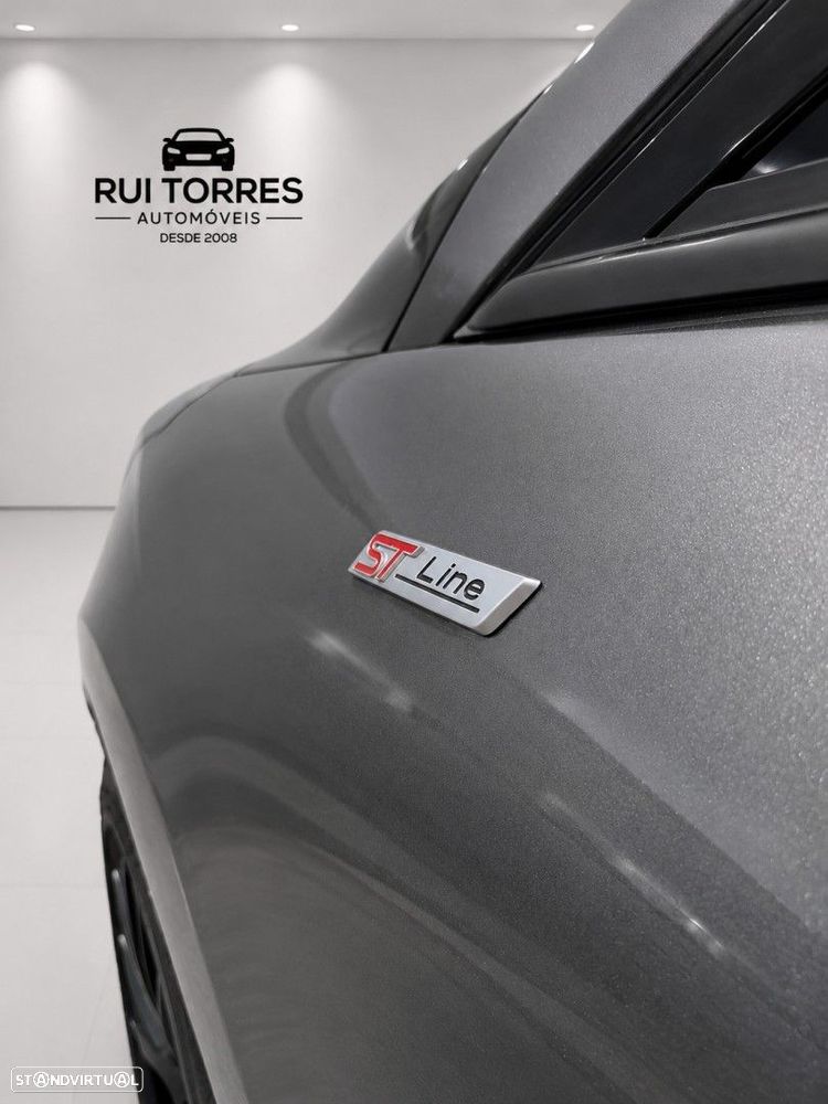 Ford Fiesta 1.0 EcoBoost S&S ST-LINE - 10