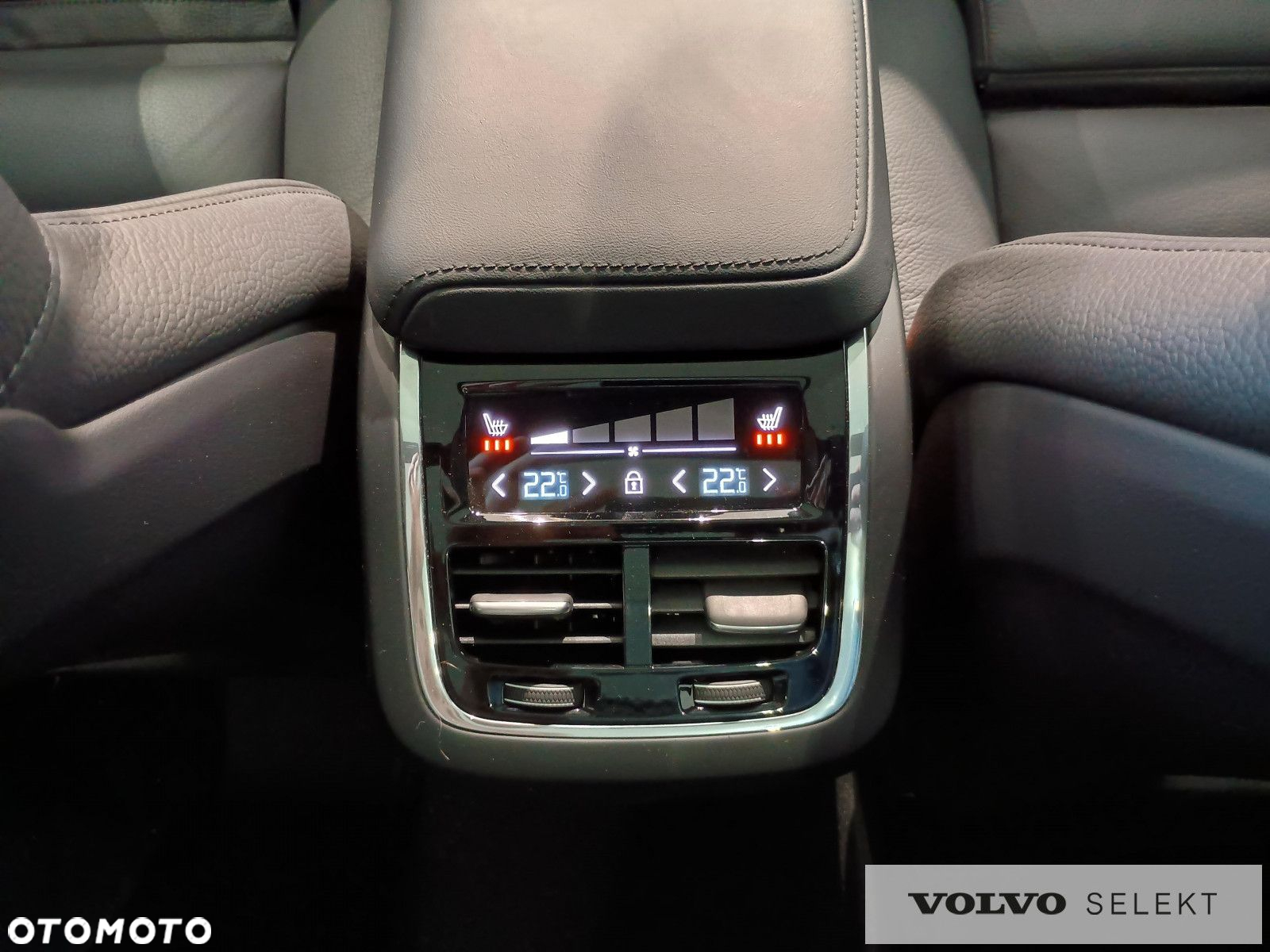 Volvo V60 Cross Country - 26