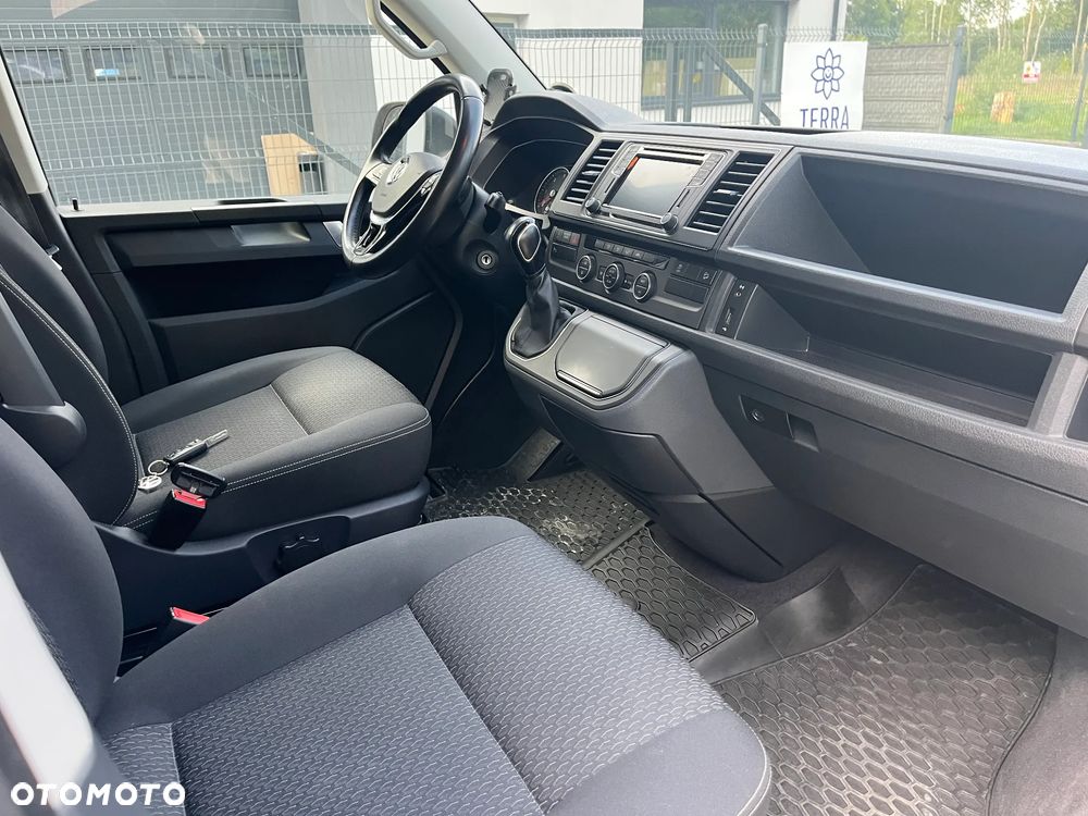 Volkswagen Multivan - 9