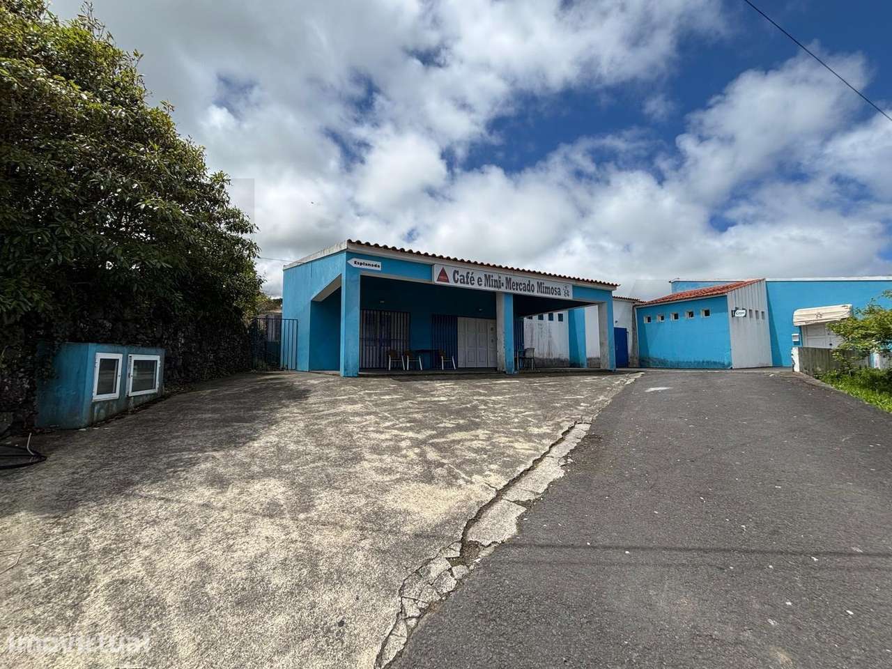 Vende-se estabelecimento comercial constituído por café e mercearia. - Grande imagem: 4/11
