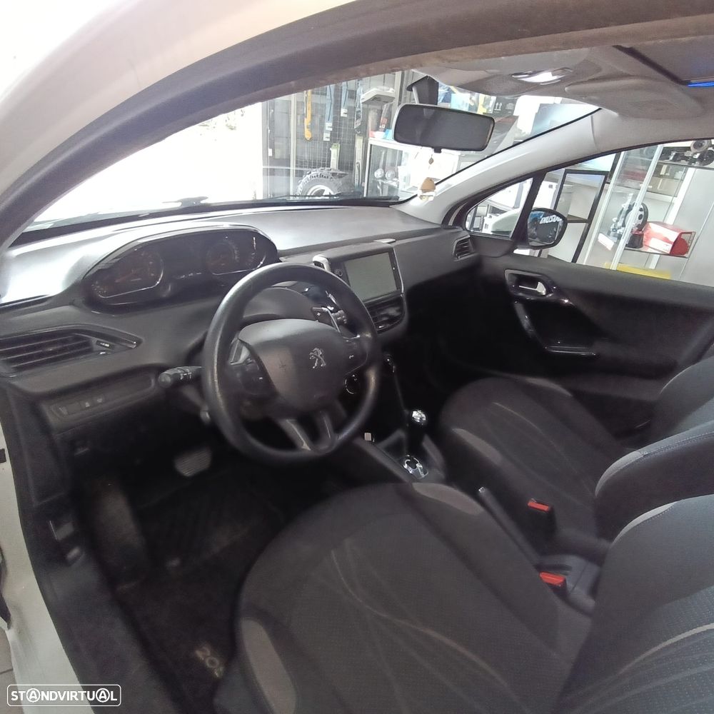 Peugeot 208 e-HDi 68 EGS5 Stop&Start Active - 5