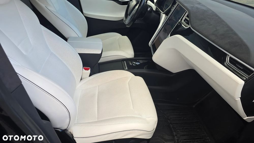 Tesla Model X Long Range Plus - 28
