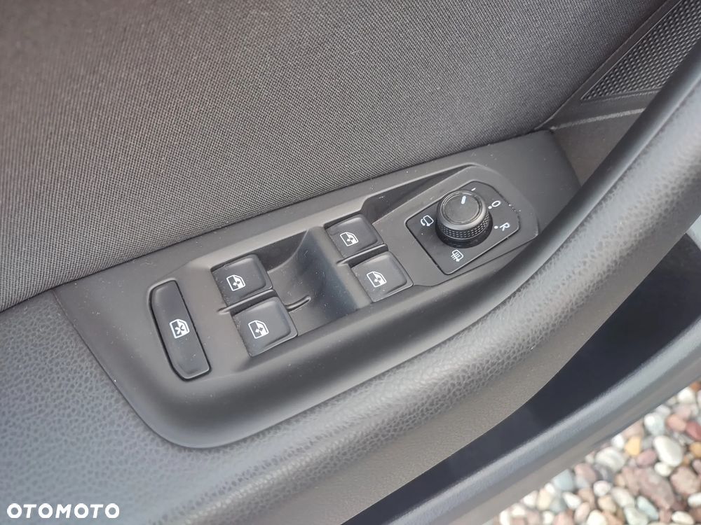 Volkswagen Passat 2.0 TDI (BlueMotion Technology) Highline - 18