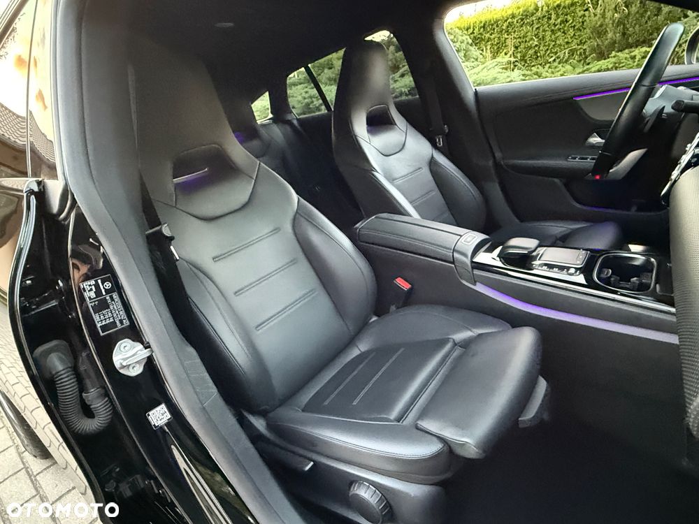 Mercedes-Benz CLA 220 d AMG Line 8G-DCT - 20