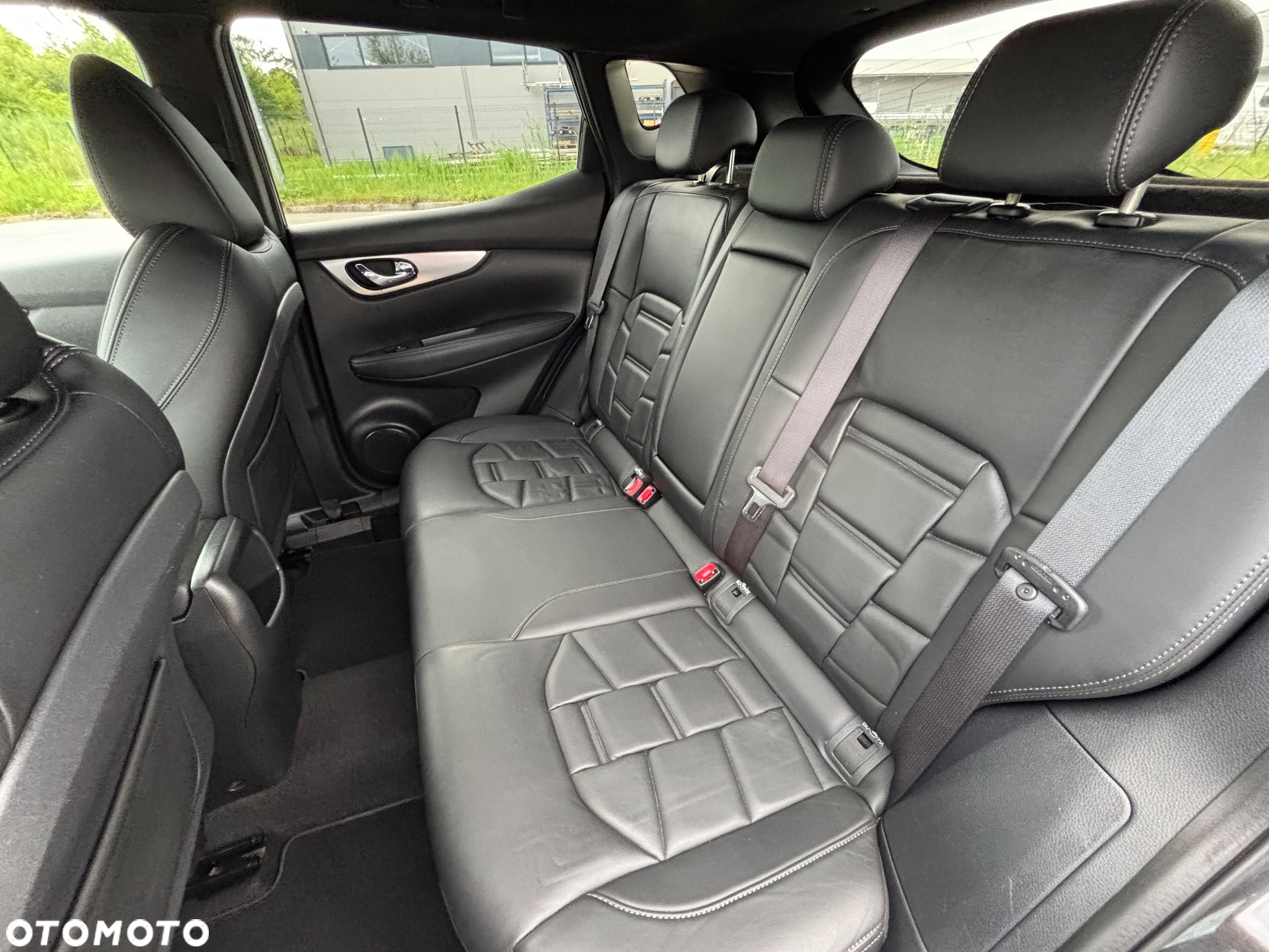 Nissan Qashqai 1.6 dCi Xtronic TEKNA - 14