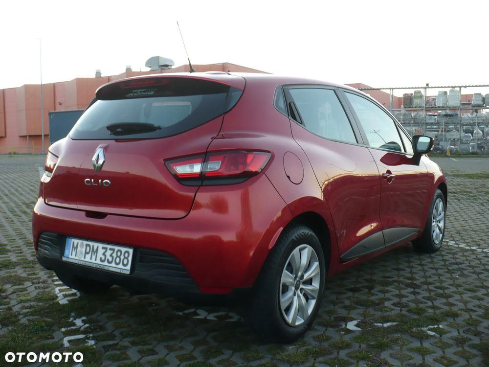 Renault Clio 1.2 16V 75 Authentique - 6