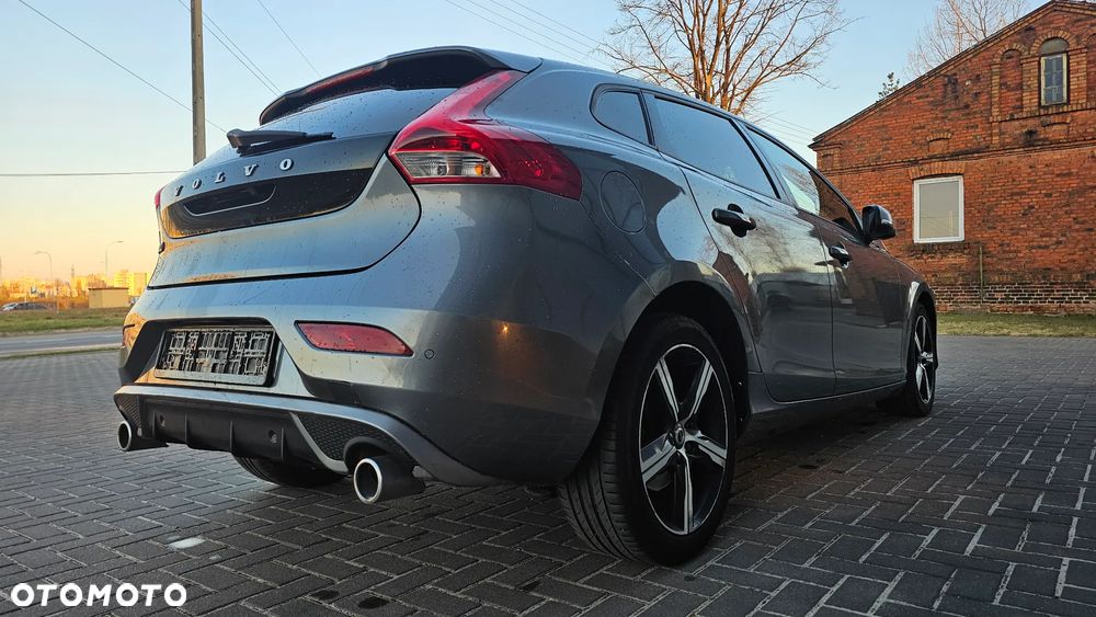 Volvo V40 D2 Drive-E R-Design Momentum - 30