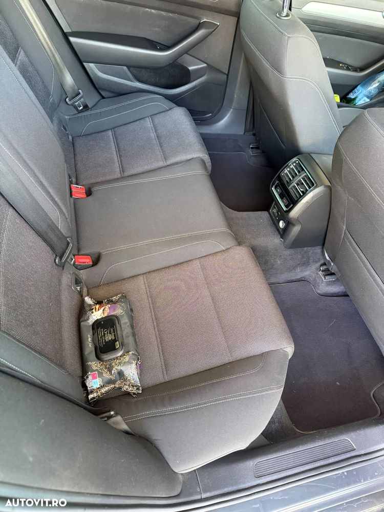 Volkswagen Passat 2.0 TDI DSG Comfortline - 8