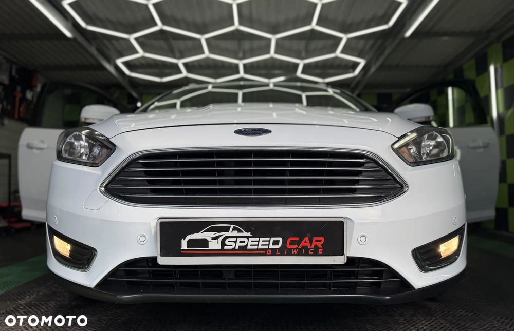 Ford Focus - 1