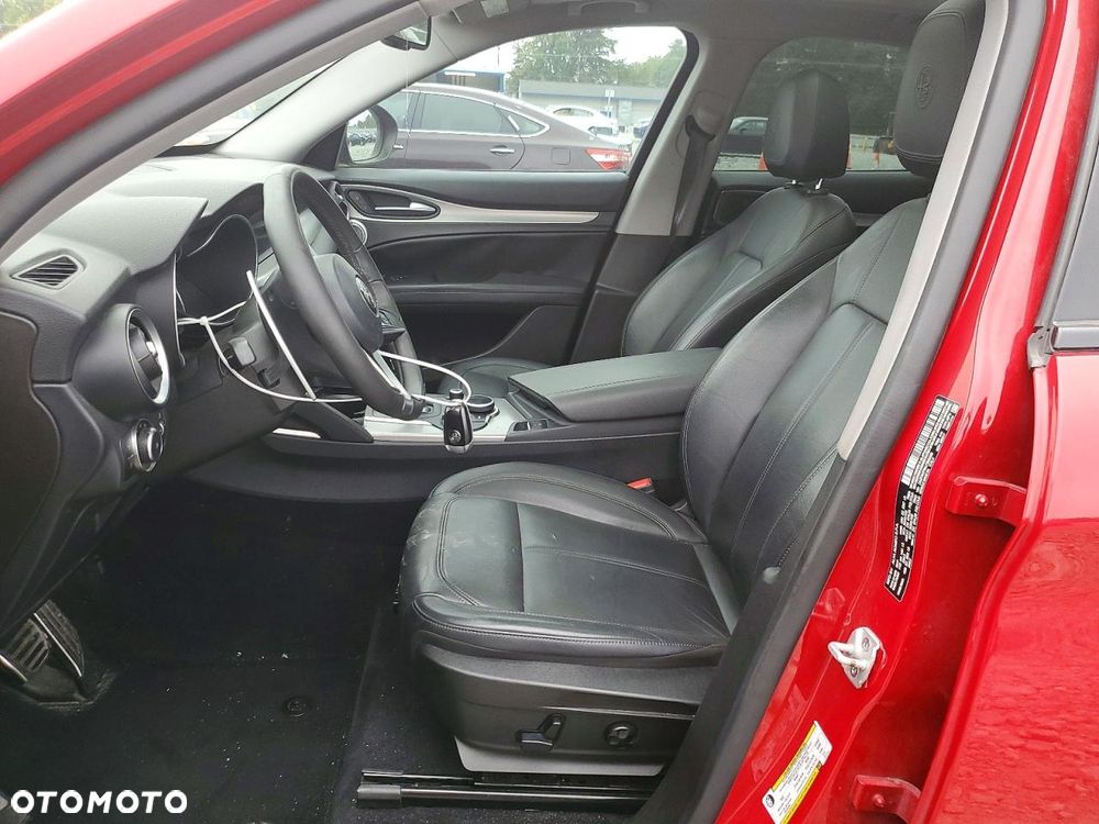 Alfa Romeo Stelvio - 9