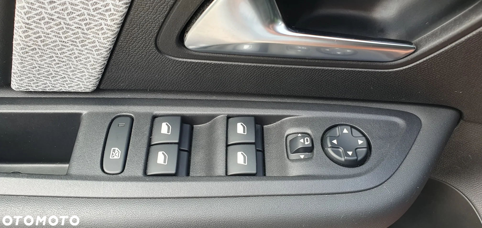 Citroën C4 PureTech 155 Stop&Start EAT8 SHINE - 26
