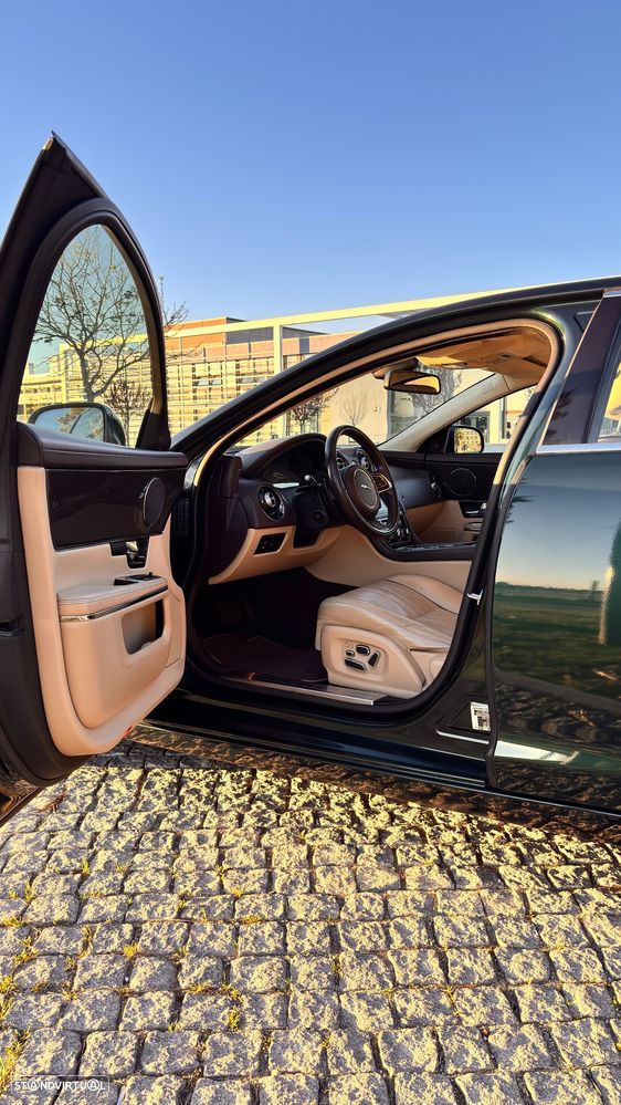 Jaguar XJ 3.0 D V6 Premium Luxury - 13