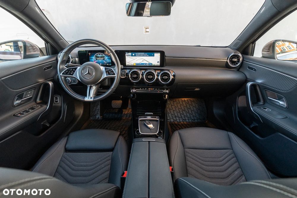 Mercedes-Benz Klasa A 220 4-Matic 7G-DCT - 14