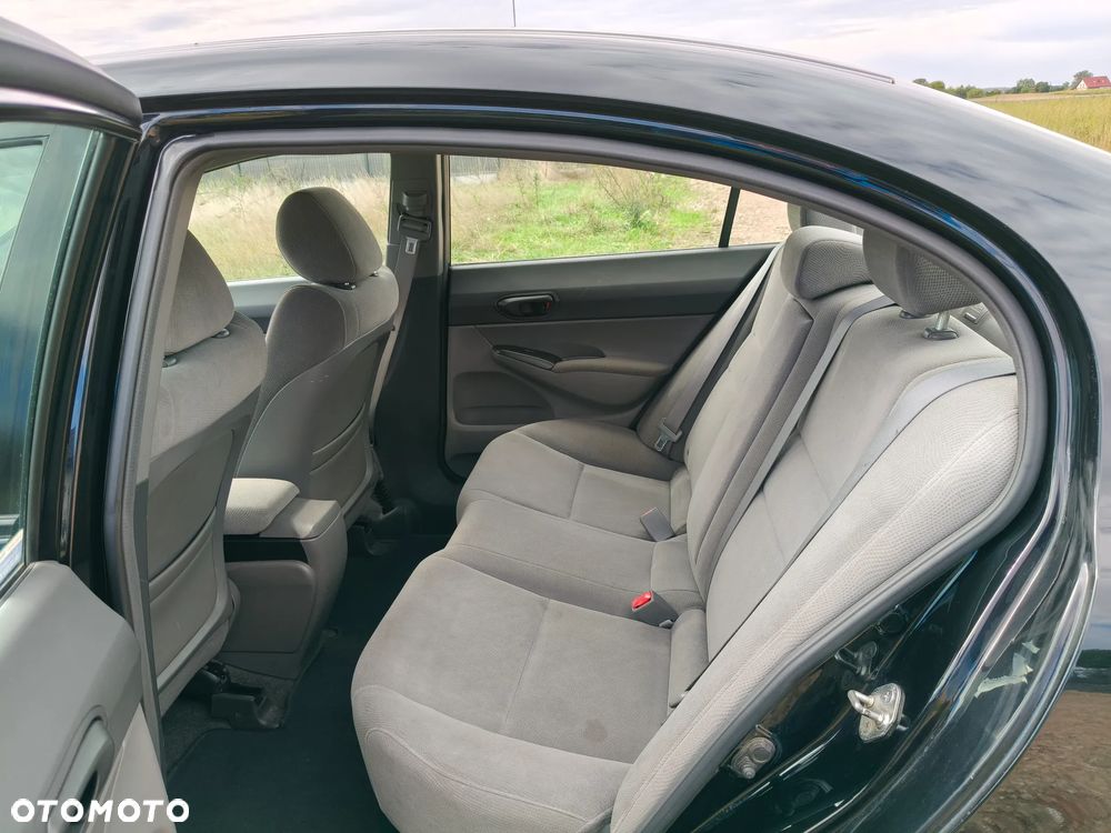 Honda Civic 1.8 Executive - 9
