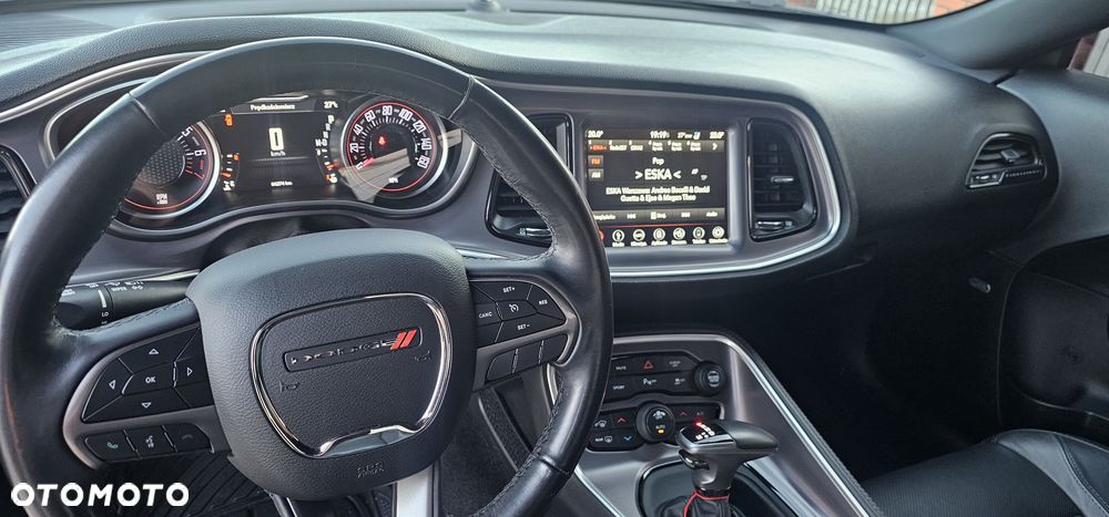 Dodge Challenger - 9