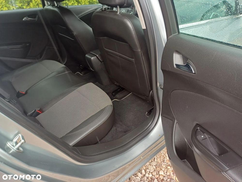 Opel Astra 1.4 Turbo Cosmo - 10