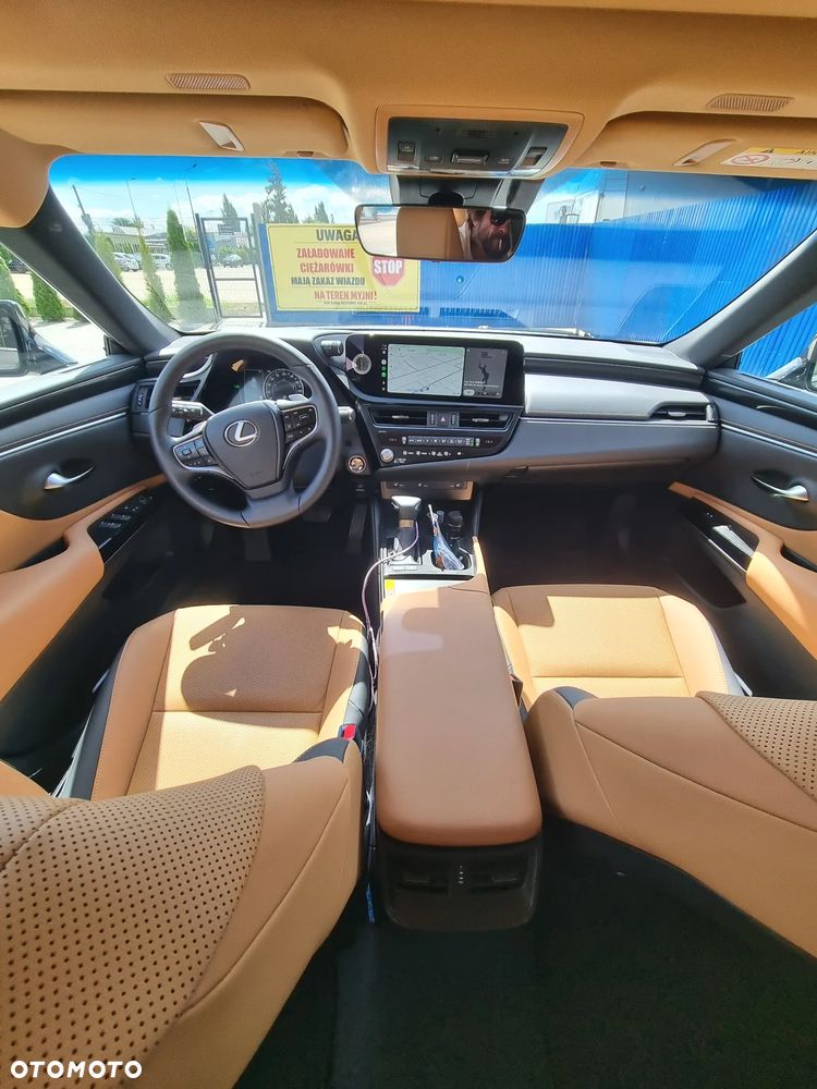 Lexus ES 300h Prestige - 6