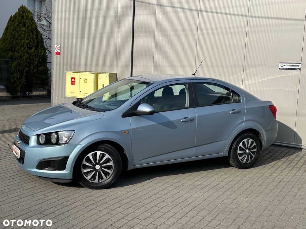 Chevrolet Aveo 1.2 LT - 16