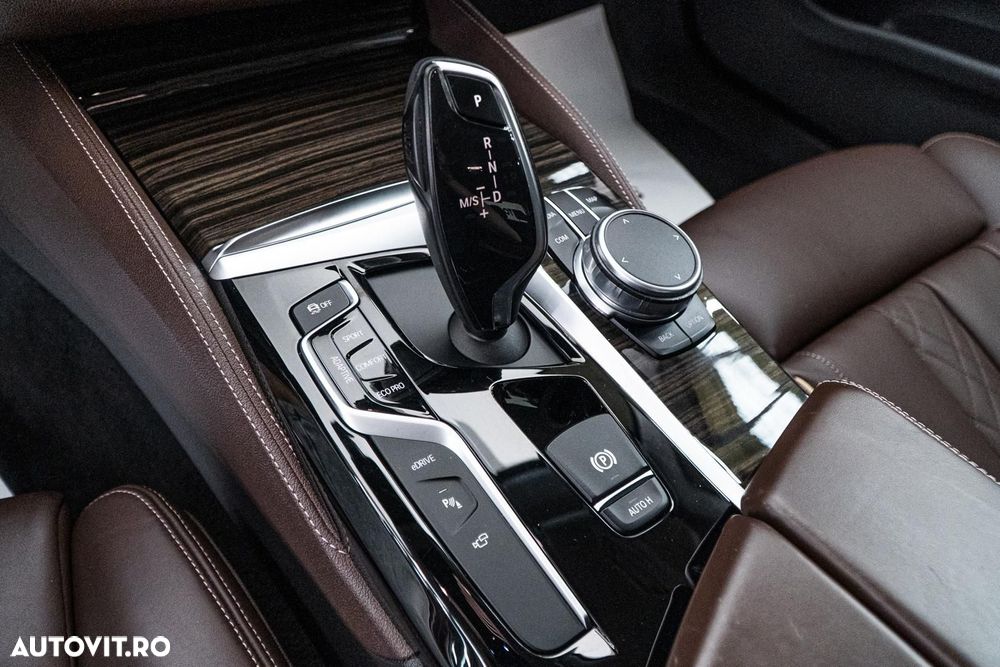 BMW Seria 5 530e iPerformance Aut. Luxury Line - 22