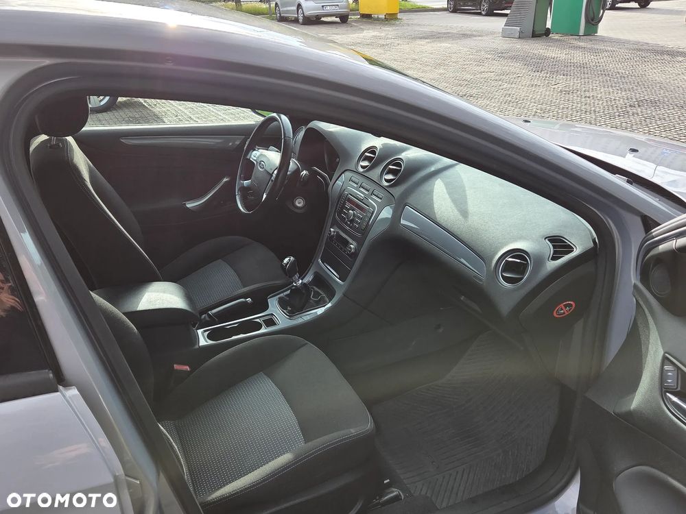 Ford Mondeo 1.6 T Silver X Plus - 11