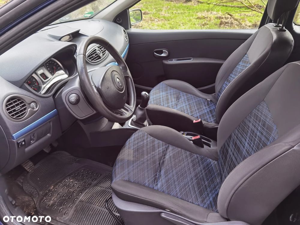 Renault Clio 1.2 16V 75 Expression - 15