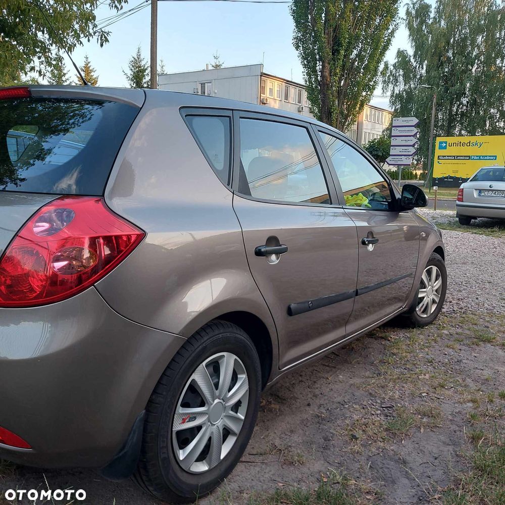 Kia Ceed 1.4 Comfort + - 5
