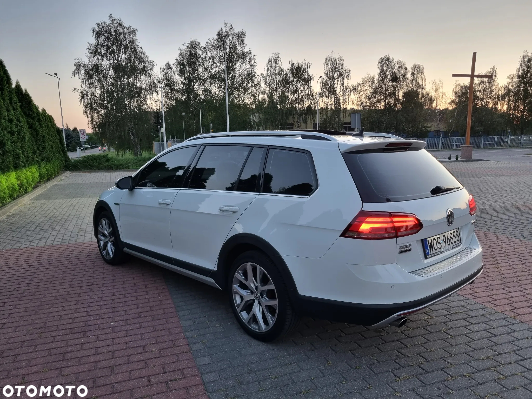 Volkswagen Golf - 6