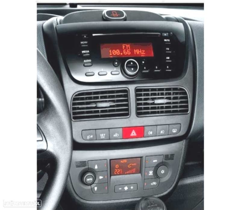 MOLDURA ADAPTADOR PRETO PARA RADIO 2-DIN PARA FIAT DOBLO OPEL COMBO TOUR - 2