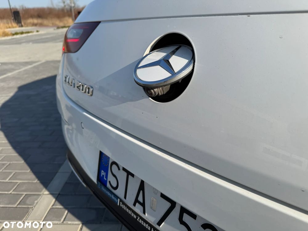 Mercedes-Benz CLA 200 mHEV AMG Line 7G-DCT - 18