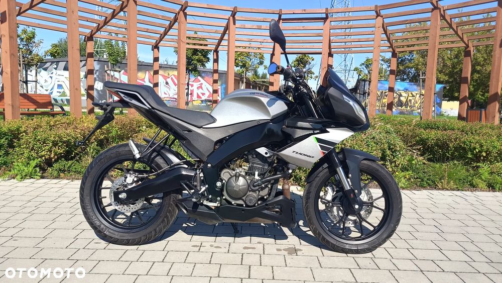 Aprilia Tuono - 1