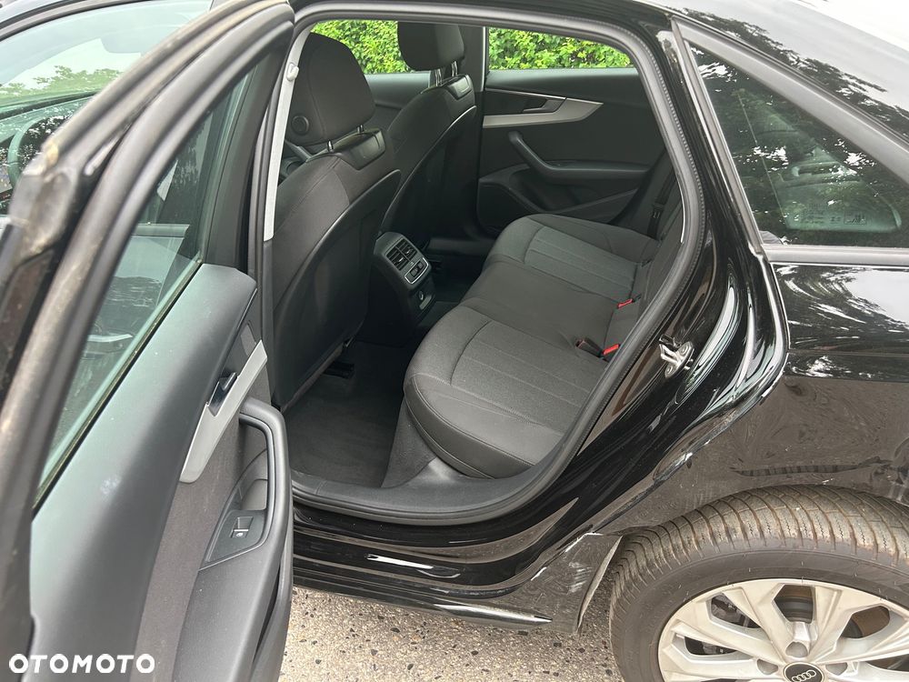 Audi A4 Limousine 35 TFSI mHEV Advanced S tronic - 16