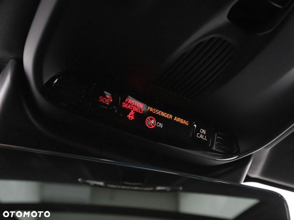 Volvo V60 T8 AWD Recharge Geartronic RDesign - 37