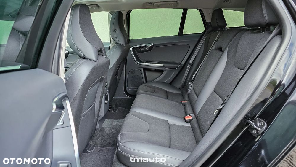 Volvo V60 T4 Kinetic - 25