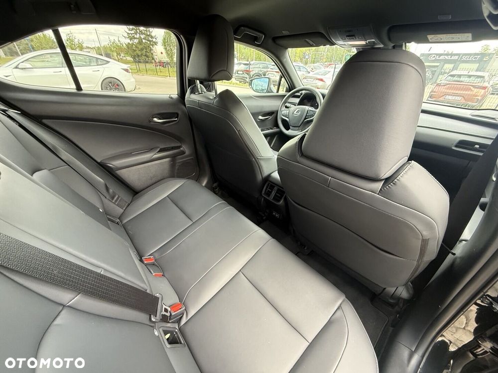 Lexus UX 300h F Sport Design - 11