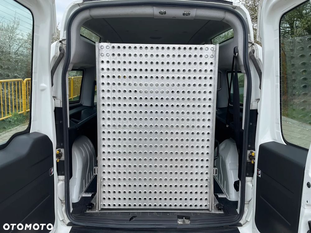 Fiat Doblo Karetka Ambulans Ambulance Sanitarny EN1789 - 8