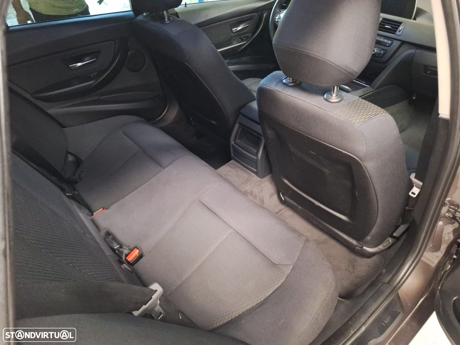 BMW 320 d Touring - 13