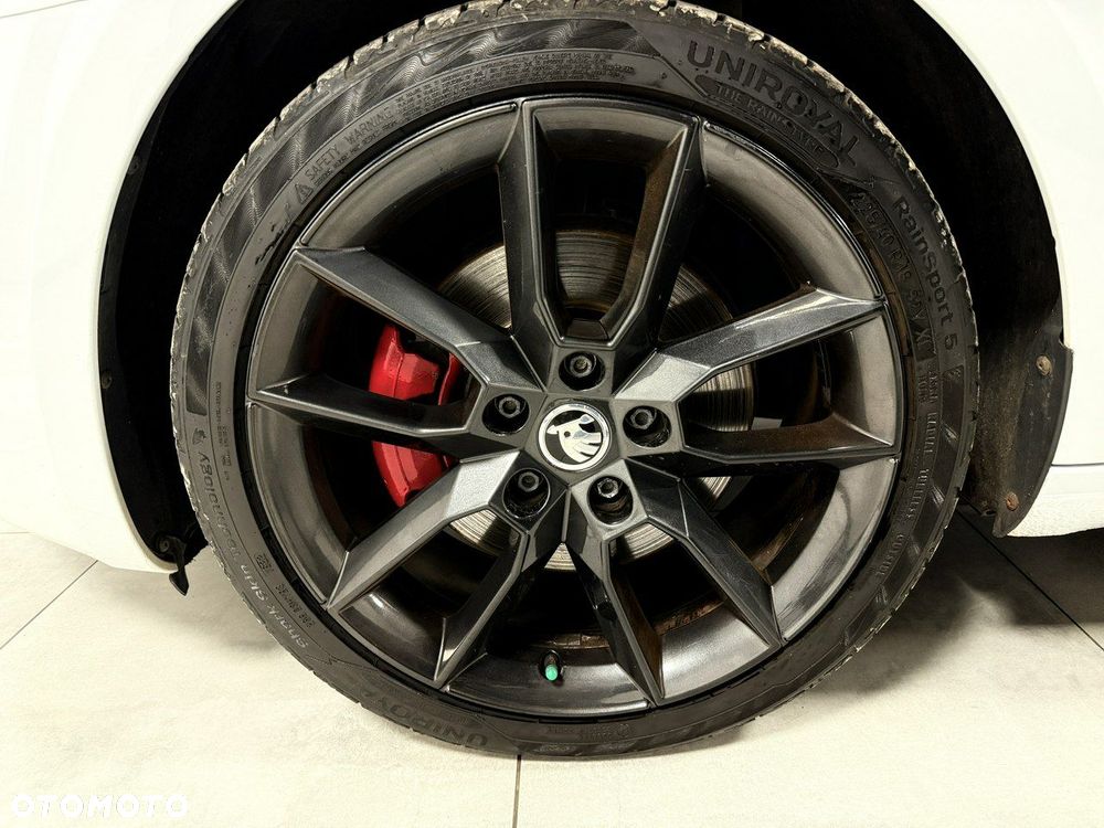 Skoda Octavia 2.0 TDI RS Challenge DSG - 12