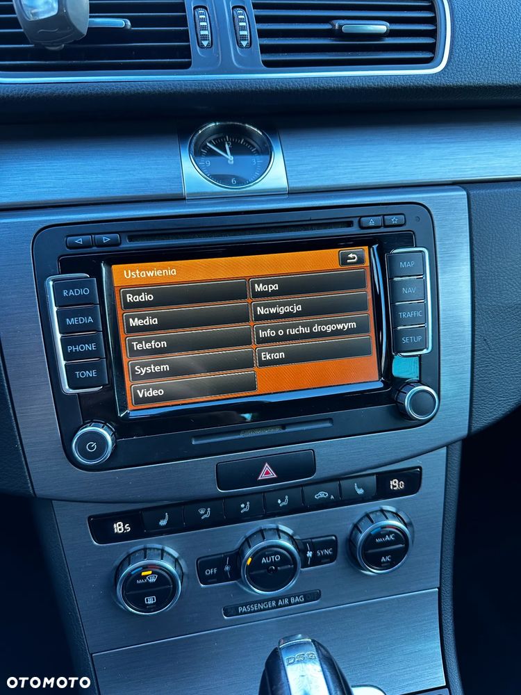 Volkswagen Passat 2.0 TDI DSG BlueMotion Technology Highline - 24