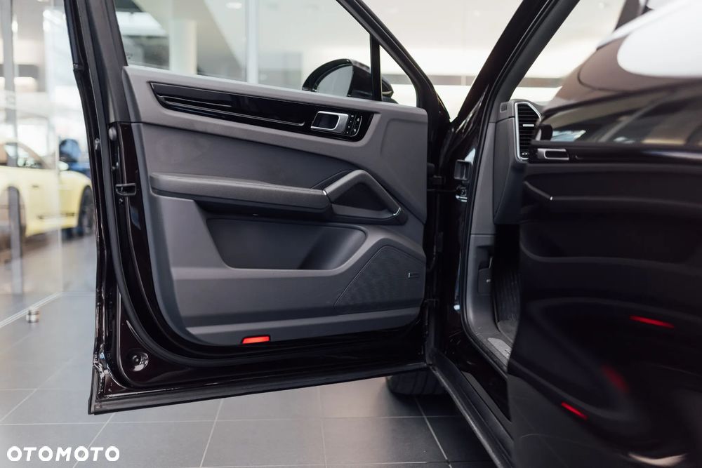 Porsche Cayenne Standard - 31