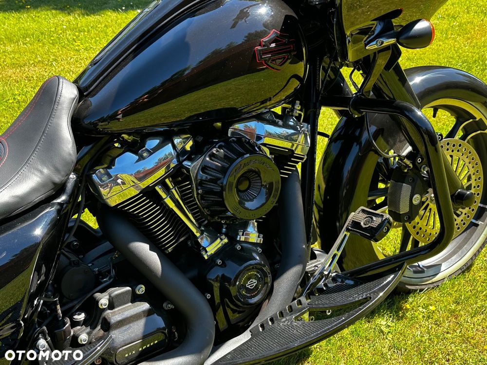 Harley-Davidson Touring Road Glide - 12