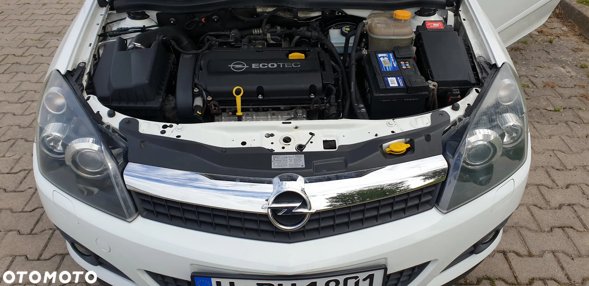 Opel Astra GTC 1.6 Cosmo - 35