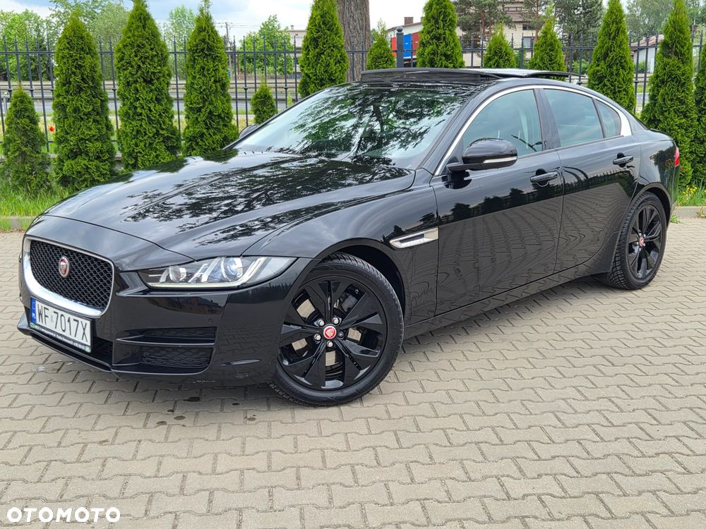 Jaguar XE 2.0 T Prestige - 33