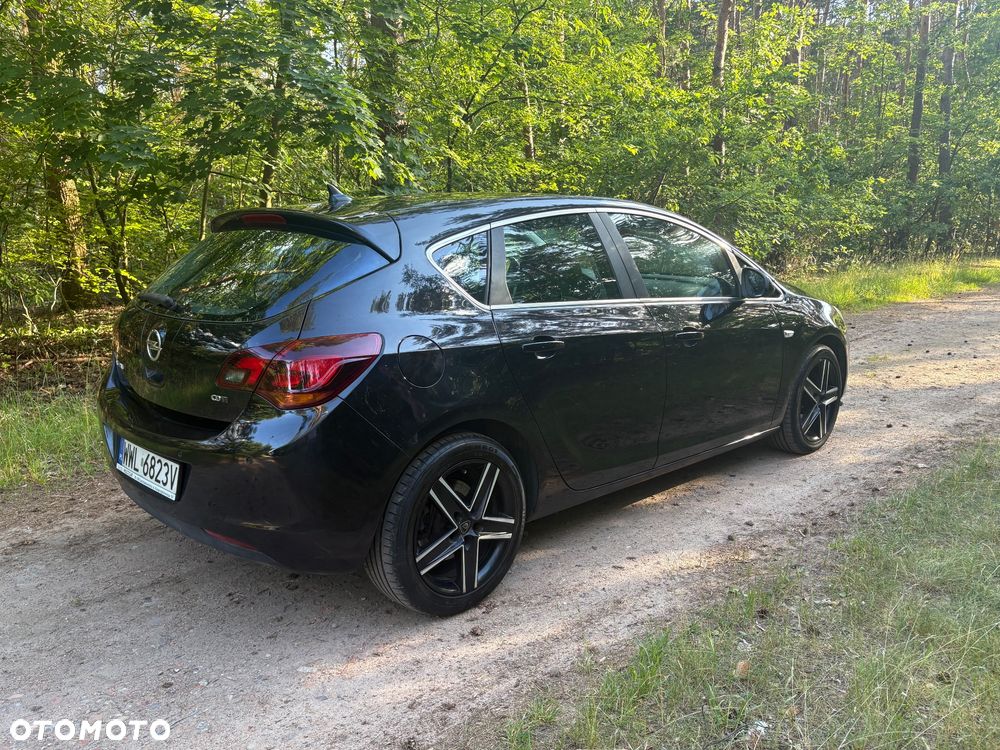 Opel Astra 1.7 CDTI DPF Cosmo - 4