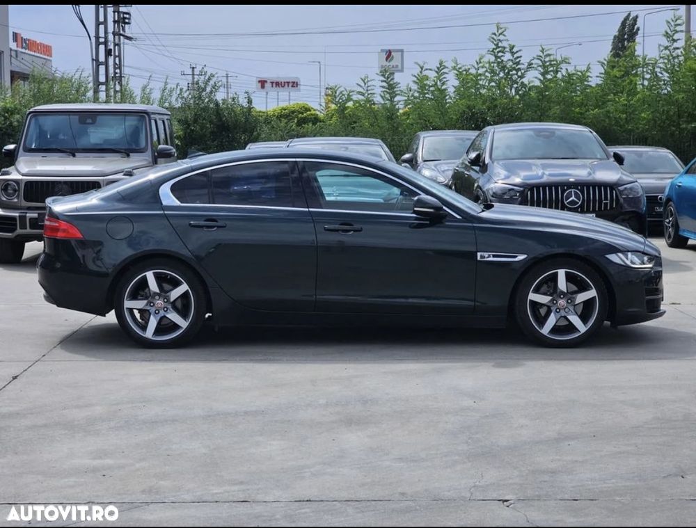 Jaguar XE 2.0 Prestige - 7