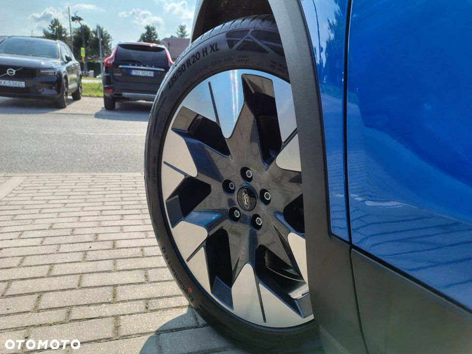 Ford Explorer - 28